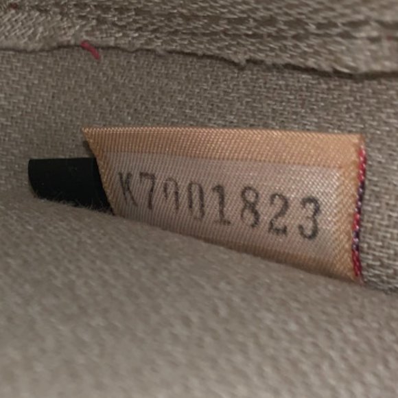 Dooney & Bourke Red Logo Wristlet ❤️ - Picture 11 of 11